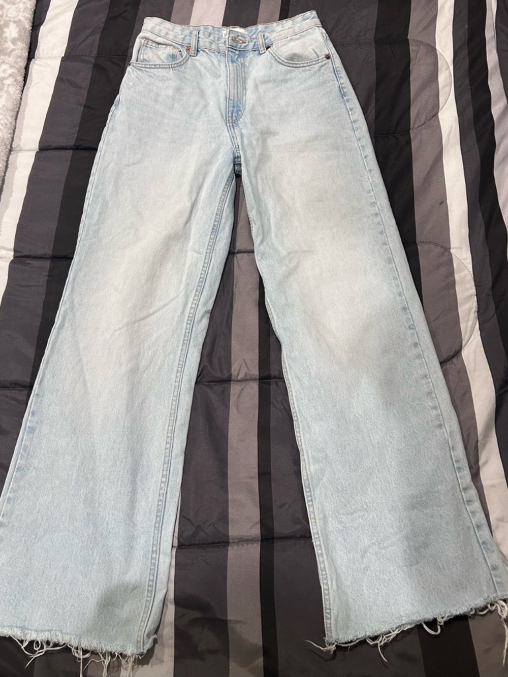Zara Light Blue High-Rise Straight Jeans - Picture 3 of 5